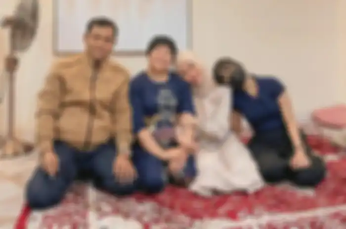 Haji Faisal dan Dewi Zuhriati bersama Marissya Icha dan Fuji.