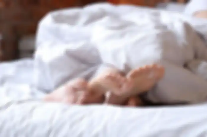Ini 5 Posisi Bercinta Tanpa Suara Bagi Pasutri
