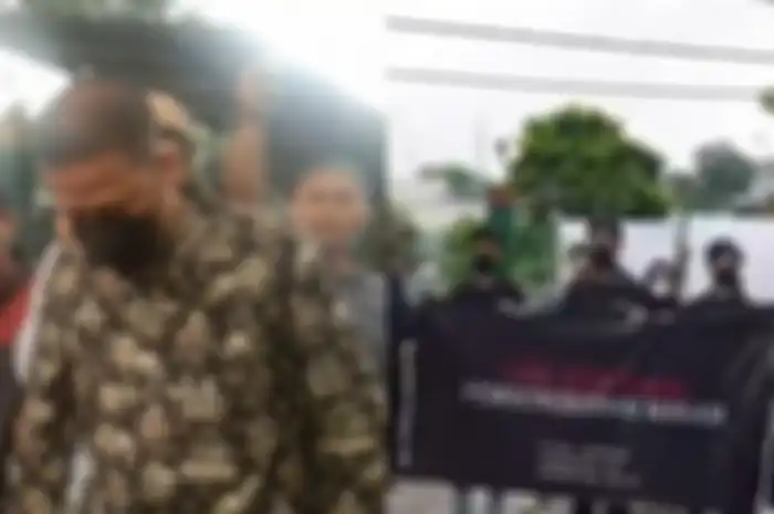 masyarakat demo tolak pemindahan makam vanessa angel