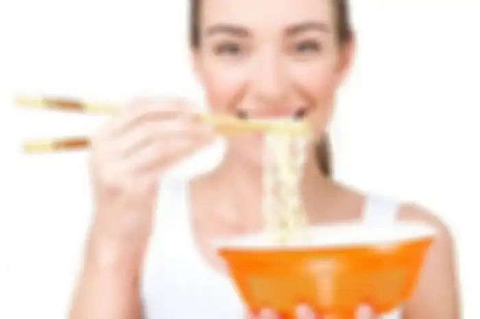 Jangan makan mi instan dengan campuran ini