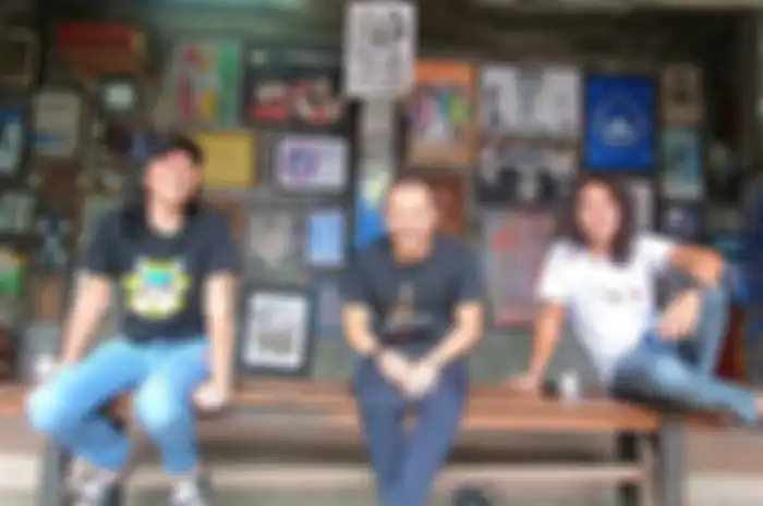Bimbim (kiri), Anang Hermansyah (tengah), dan Kaka Slank (kanan)