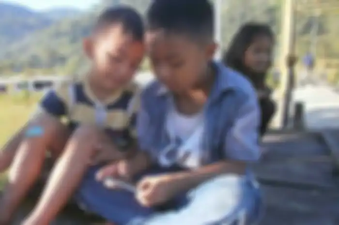 Gambar ilustrasi, anak main hape