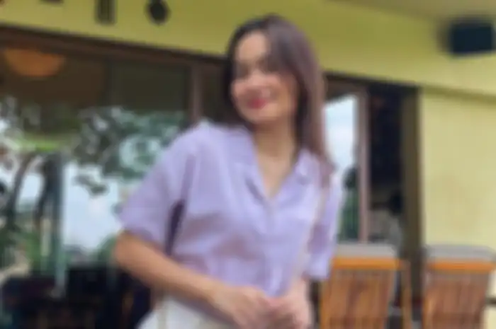 Satine Zaneta, anak Abimana Aryasatya.