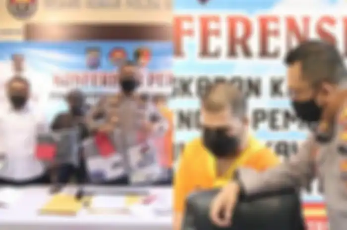 Konferensi pers pengungkapan Dit Reskrimum Polda Kaltim atas pembobolan mesin ATM oleh seorang tersangka berinisial AT, Kamis (17/2/2022).
