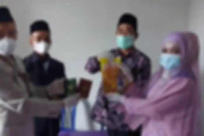 Pasangan di Ponorogo menikah dengan maskawin 1 liter minyak goreng.