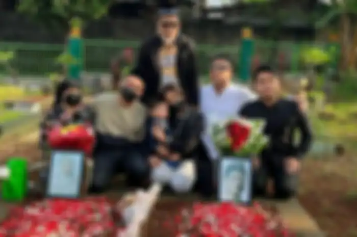 Keluarga Haji Faisal ziarah ke makam Bibi Vanessa