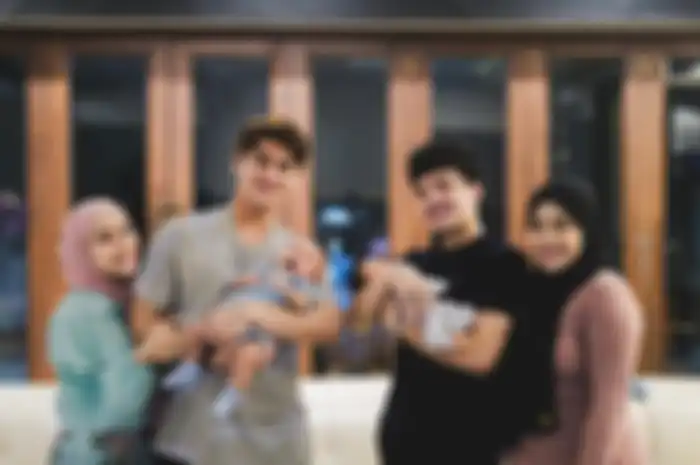 Momen saat Rizky Billar dan Lesti Kejora jenguk Ameena.