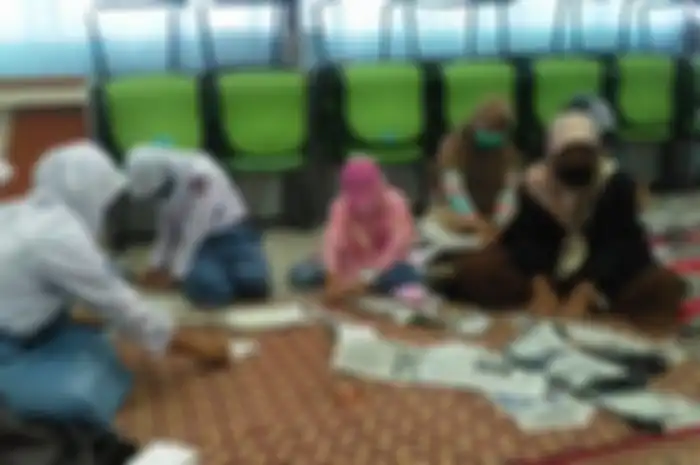 Pelajar di Kendal Ikut Kelola Sampah, Sulap Limbah Kertas Jadi Barang Layak Jual  