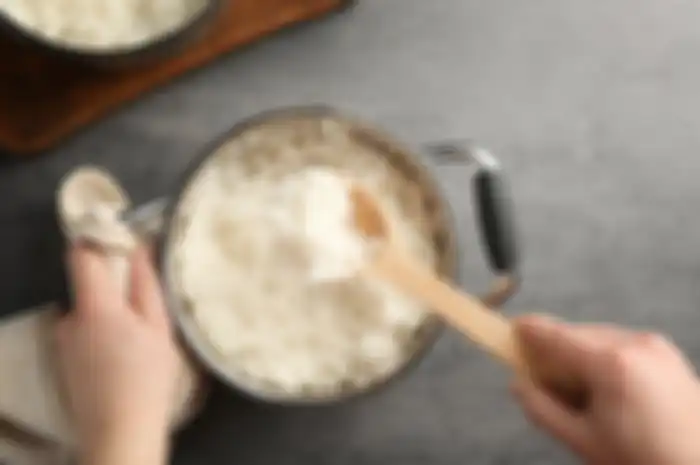 Tambahkan 1 bahan ini saat masak nasi