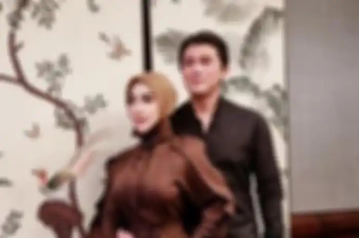 Syahrini dan Reino Barack