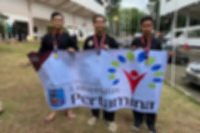 Para pemenang Kejuaraan Internasional Pencak Silat Paku Bumi Open IX dari Universitas Pertamina.
