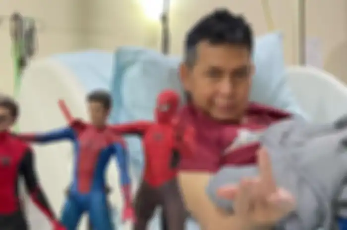 Penulis Hilman Hariwijaya meninggal dunia pada Rabu (9/3/2022). 