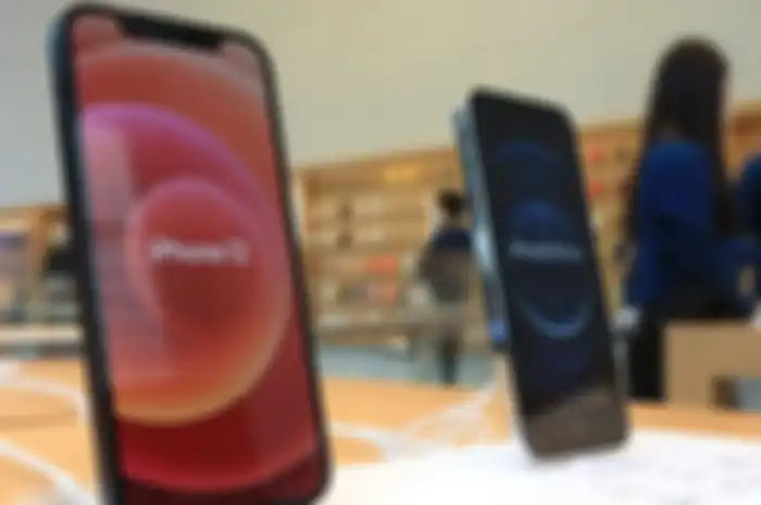 Ilustrasi iPhone 12 dan iPhone 12 Pro