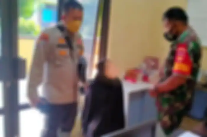 seorang perempuan muda di Brebes, KU (35), tega gorok ketiga anak kandungnya di kamar rumahnya