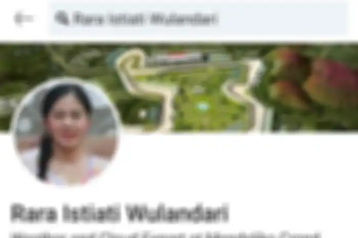 Jabatan resmi Rara Istiati Pawang Hujan di panitia MotoGP Mandalika 2022 bikin syok. Gajinya juga bikin geleng-geleng kepala. 