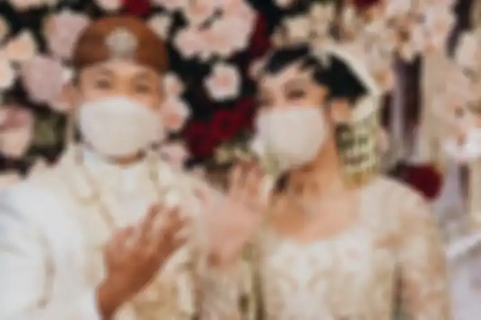 Putri Tanjung dan Guinandra Jatikusumo resmi menjadi sepasang suami istri.