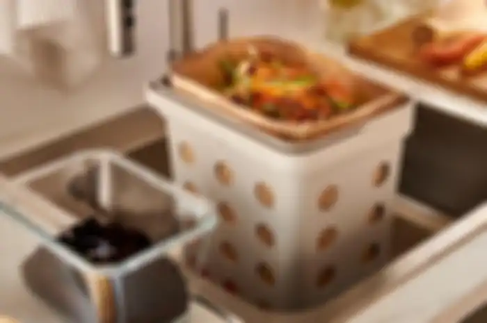 Perabot praktis untuk memilah sampah organik dan an organik di dapur. 