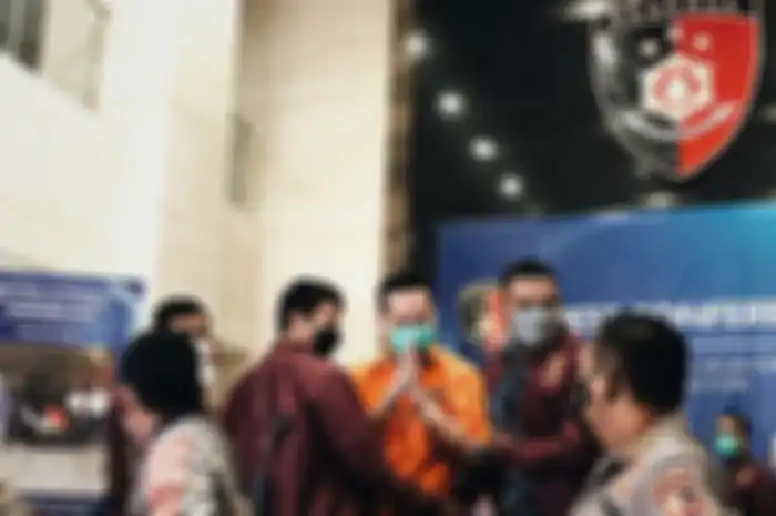 Indra Kenz meminta maaf dan mengaku tak pernah diajarkan menipu oleh orang tuanya