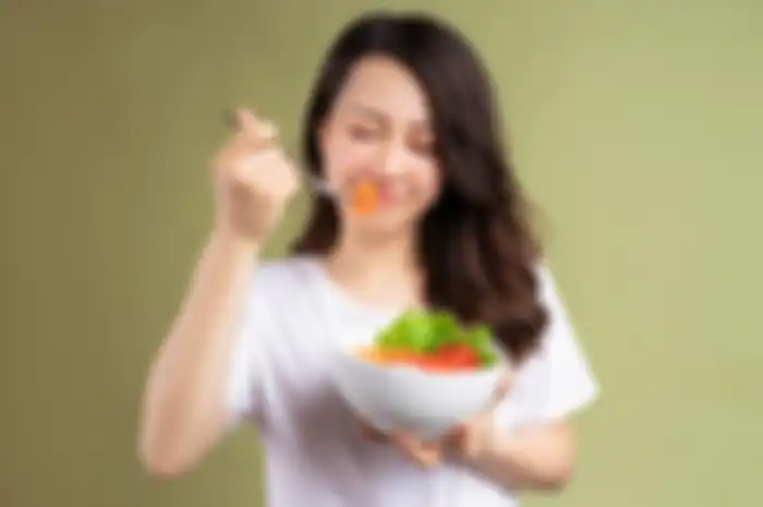 Memilih makanan yang tepat penting agar tubuh tetap fit beraktivitas selama puasa.