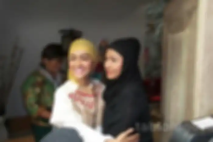 Ria Irawan dan Julia Perez