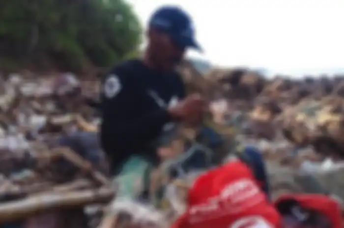 Fishing for litter (EcoRanger)