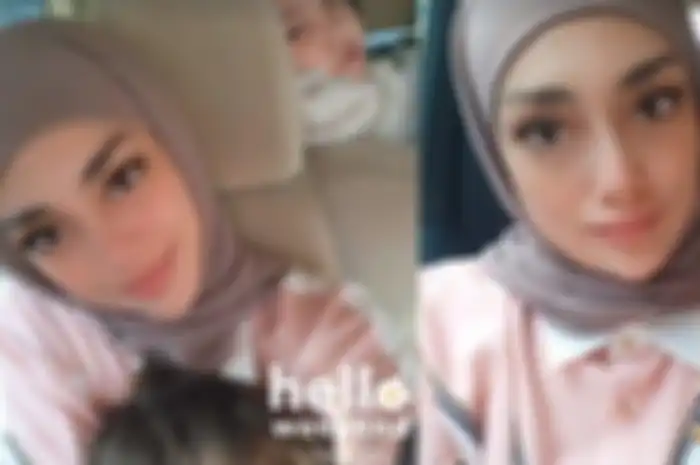 Celine Evangelista tampil berhijab