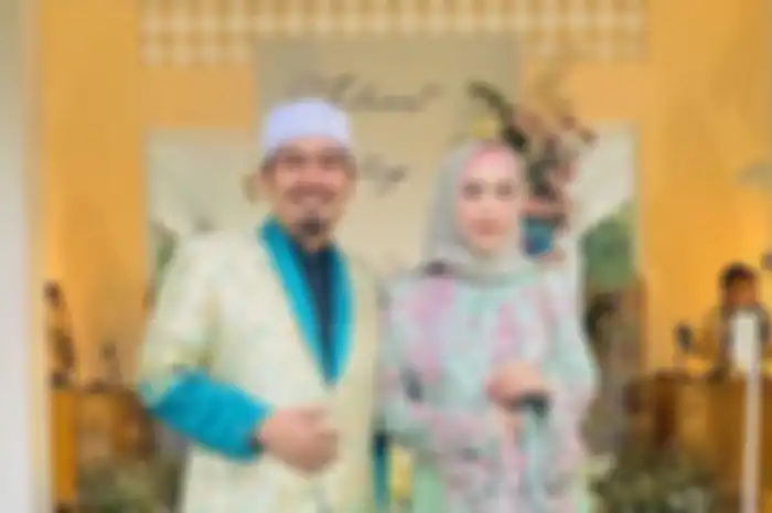 April Jasmine dan Ustaz Solmed