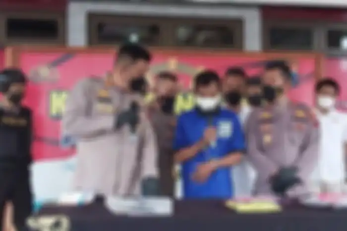 Pelaku begal payudara ditangkap polisi.