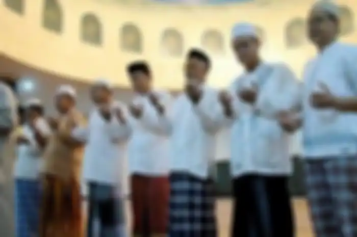 ILUSTRASI salat subuh dengan membaca doa qunut 