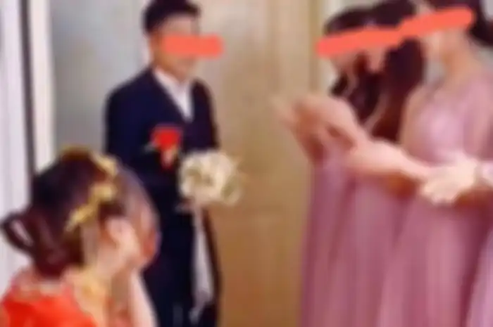 Pengantin wanita tunjuk jajaran mantan pacar calon suami jadi pengiring pengantin.