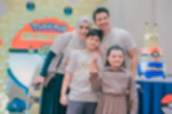 Arsy bersama keluarga King Faaz 