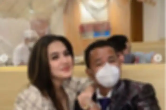 Iqlima Kim dan Hotman Pari