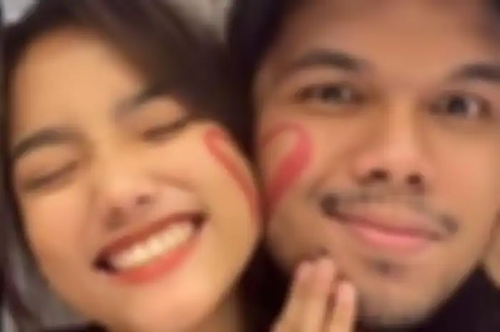 Farhat Abbas ancam polisikan Fuji & Thariq lantaran dinilai terlalu bucin.