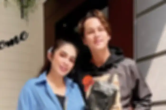 Ussy Sulistiawaty dan Andhika Pratama 