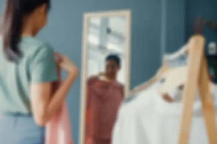 Cara membuat wardrobe capsule untuk mempermudah mencari baju Lebaran.