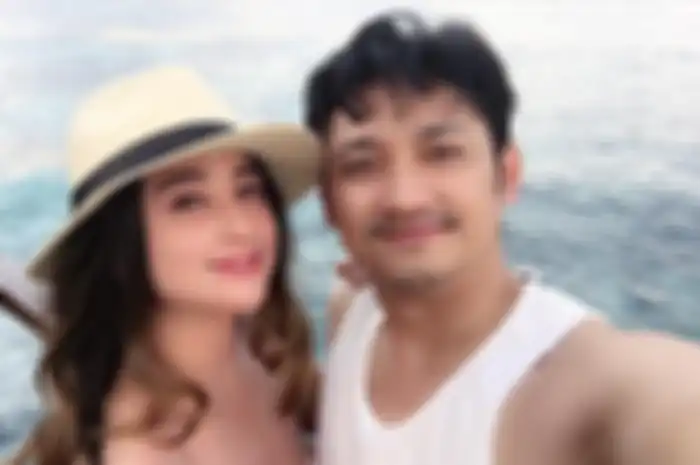 Dewi Perssik dan Angga Wijaya