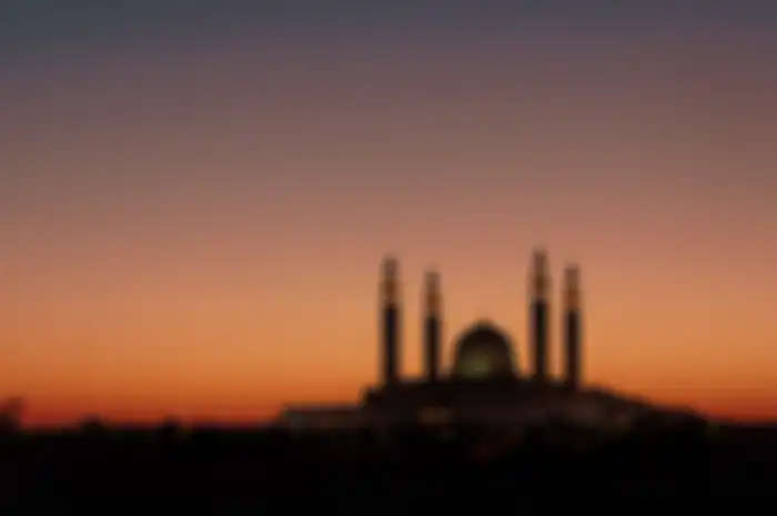 Malam Lailatul Qadar terjadi saat bulan Ramadan.