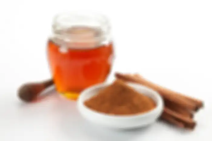 Kayu manis dan madu untuk wajah