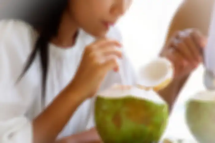 minum air kelapa di malam hari