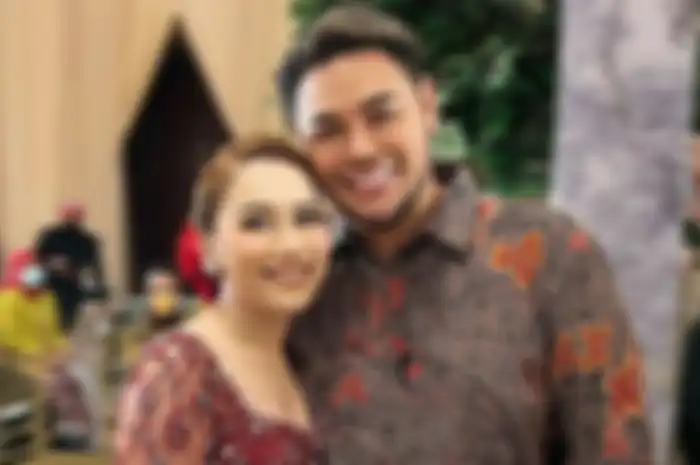 Potret Ayu Ting Ting dan Ivan Gunawan.