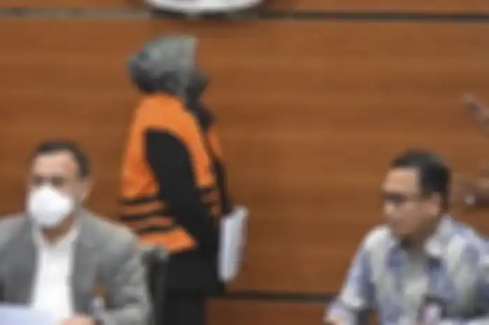 Bupati Bogor Ade Yasin menyalahkan anak buahnya usai ditangkap KPK. Ternyata anak buah Ade Yasin nekat bikin aturan kontroversial. 