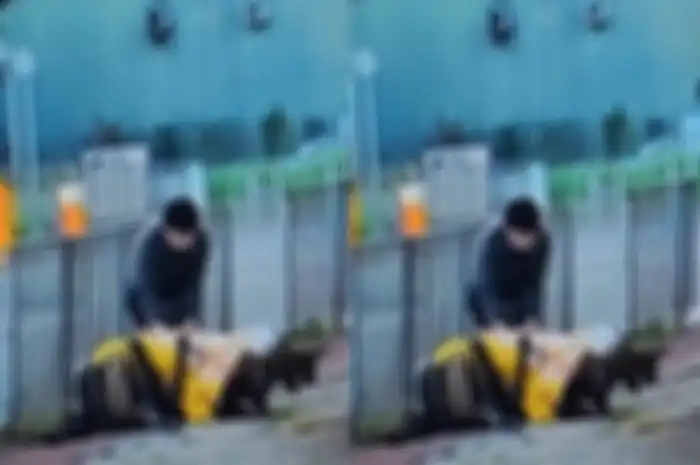 Polisi menangkap seorang pria berusia 25 tahun karena dicurigai membunuh pacarnya setelah dia terlihat menyeret papan roda dengan tubuh korban yang terbungkus selimut, di sepanjang jalan di utara Hong Kong pada Jumat pagi. 