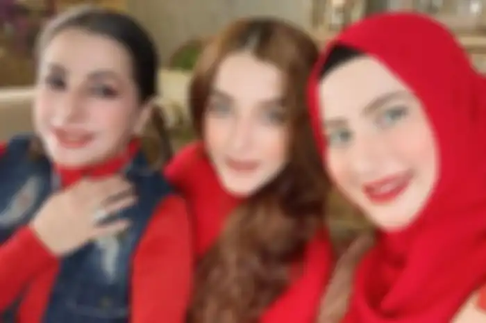 Slebgram Tasya Farasya dan Tasyi Athasyia