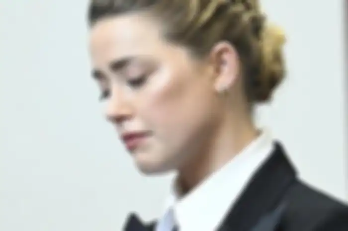 Amber Heard saat persidangan kasusnya bersama Johnny Depp