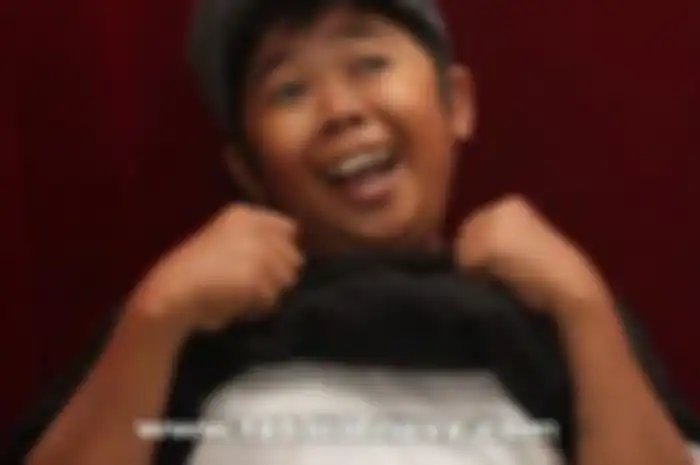 Adul diam-diam sudah bertunangan
