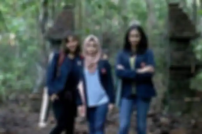 Gapura Desa Penari
