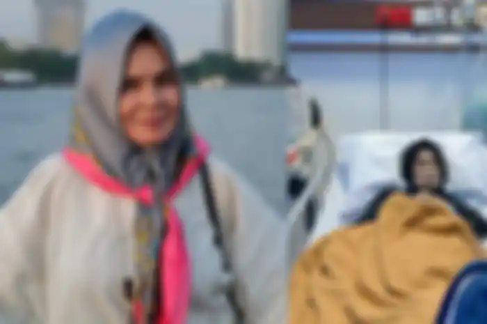 Kolase foto Mama Dahlia sebelum dan sesudah divonis kanker.