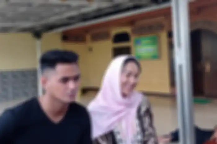 Kalina Ocktaranny bersama Ricky Miraza ditemui di kawasan Ciputat, Tangerang Selatan, Jumat (13/5/2022).