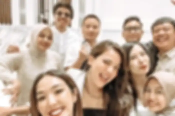 Gisel mengajak Atta Halilintar goyang bareng untuk konten TikTok. Namun, penampilan janda Gading Marten itu malah jadi sorotan. 