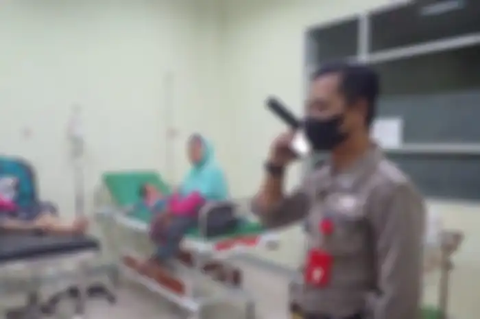 Korban kecelakaan bus peziarah yang dirawat di IGD RSUD Panjalu.